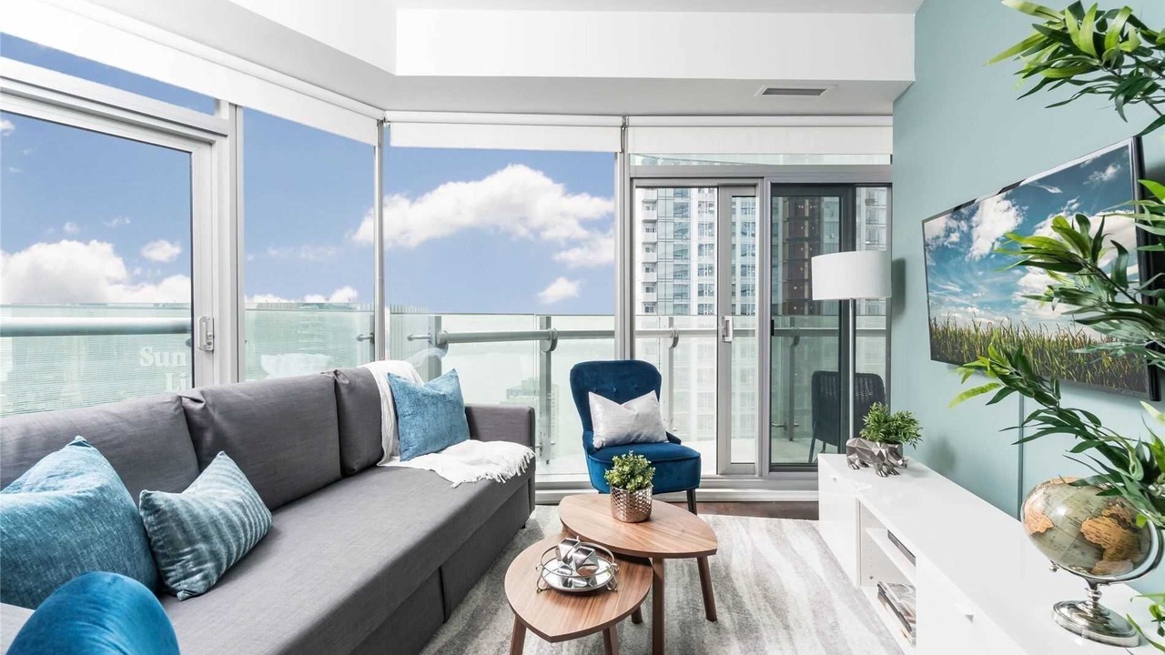 Photo of Livingroom in Toronto Entertainment District