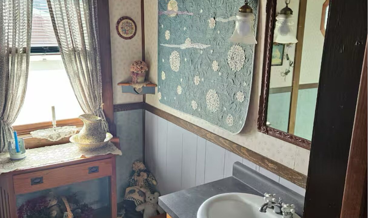 Photo of Bathroom in Houston County