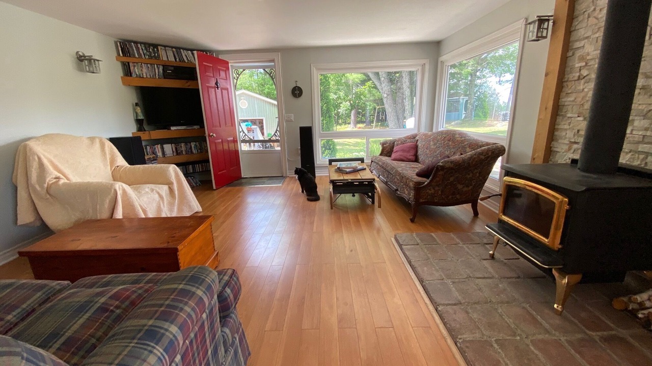 Photo of Livingroom in Havelock-Belmont-Methuen