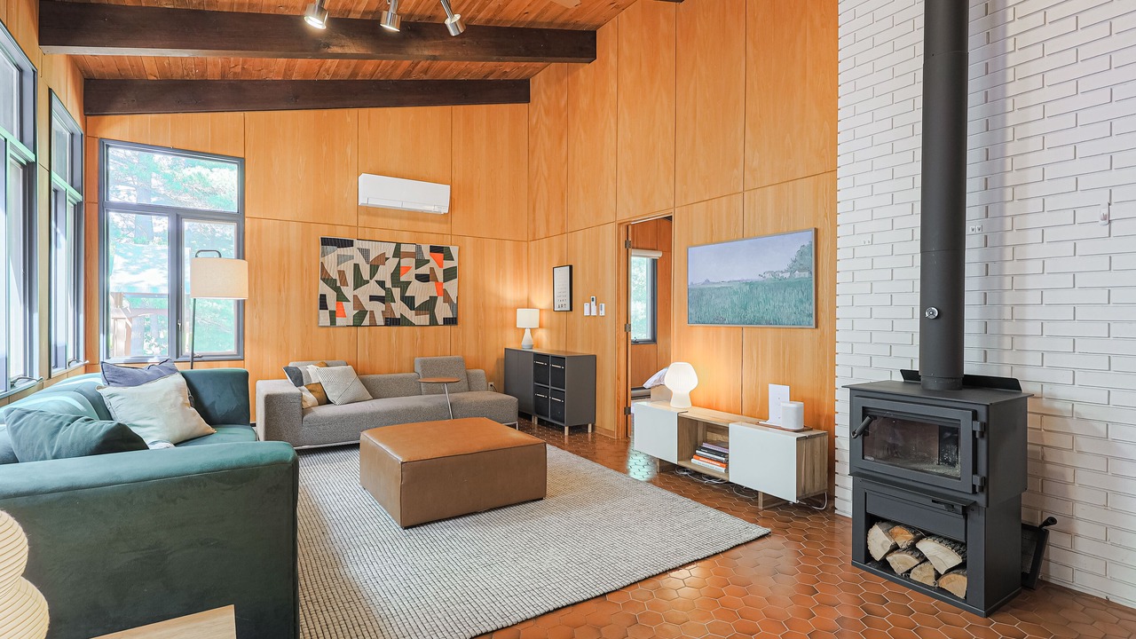 Photo of Livingroom in Havelock-Belmont-Methuen