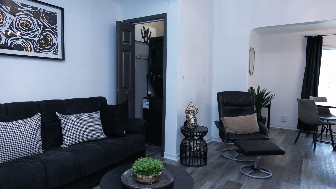 Photo of Livingroom in Port Dalhousie