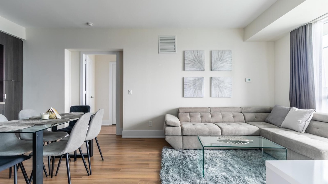 Photo of Livingroom in Toronto Entertainment District