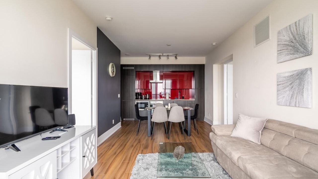 Photo of Livingroom in Toronto Entertainment District