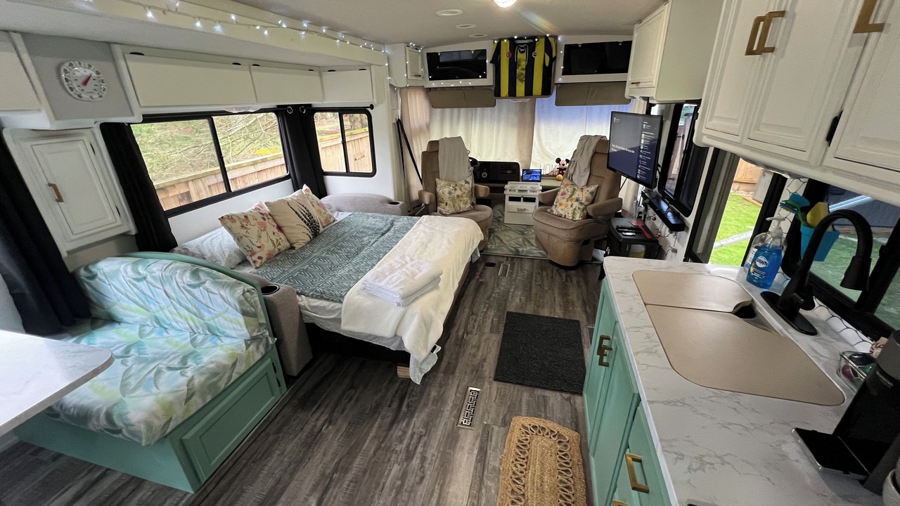 Photo of Bedroom in Shallow Lake