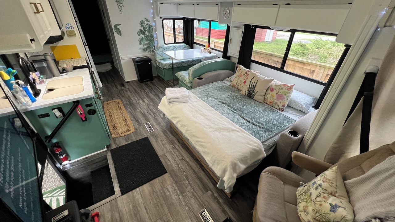 Photo of Bedroom in Shallow Lake