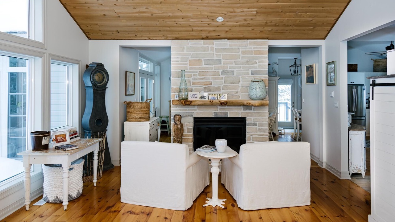 Photo of Livingroom in Irondale