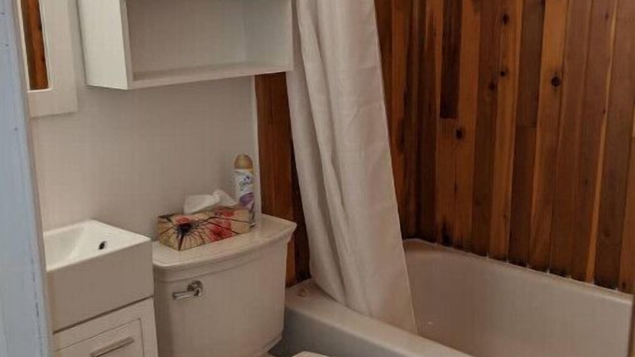 Photo of Bathroom in Harcourt