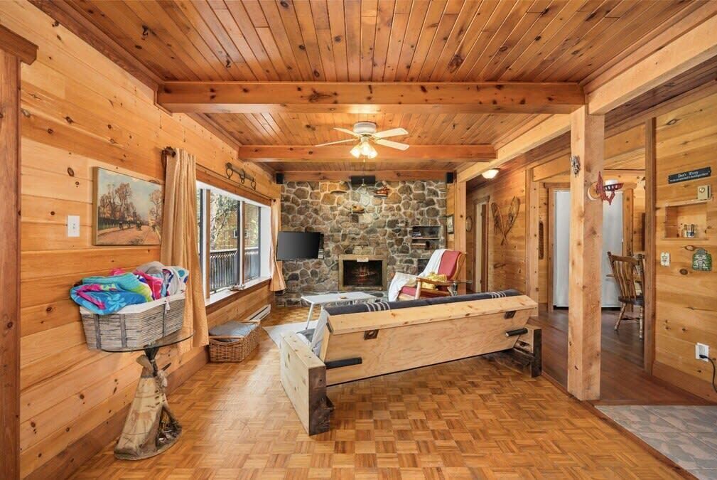 Photo of Livingroom in Hastings Highlands