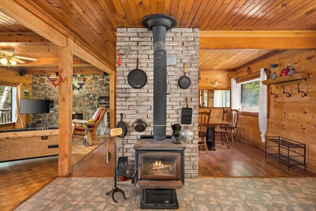 Photo of Livingroom in Hastings Highlands