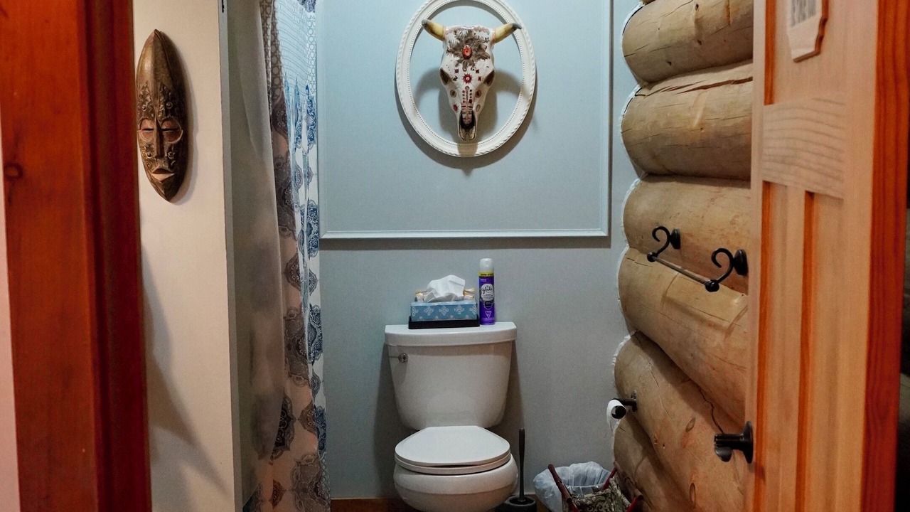 Photo of Bathroom in Lakeshore