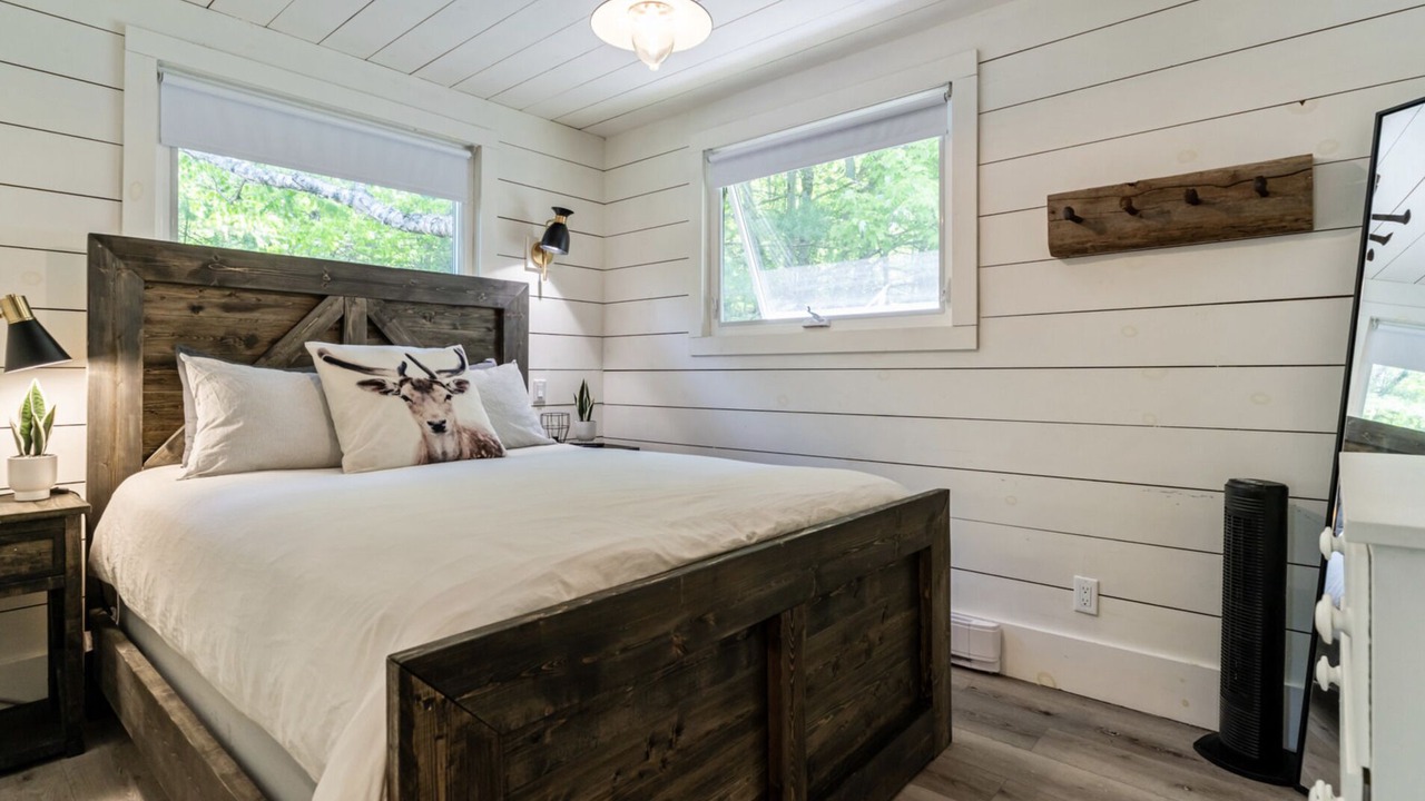 Photo of Bedroom in Gravenhurst