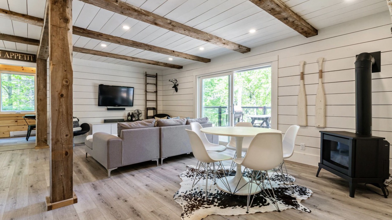 Photo of Livingroom in Gravenhurst