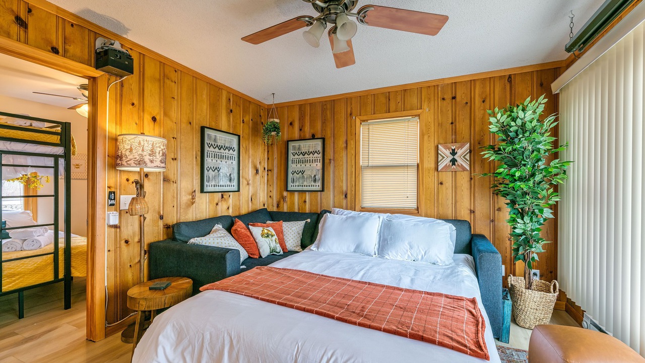 Photo of Bedroom in Lindstrom