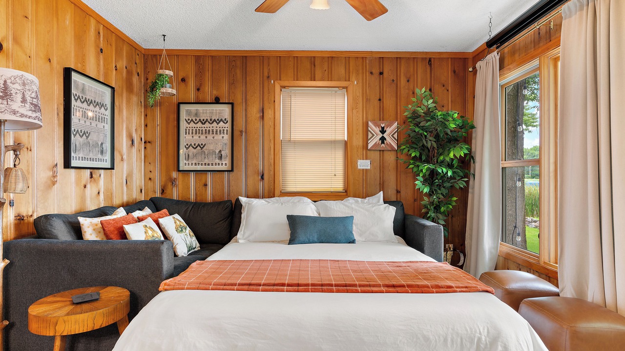 Photo of Bedroom in Lindstrom
