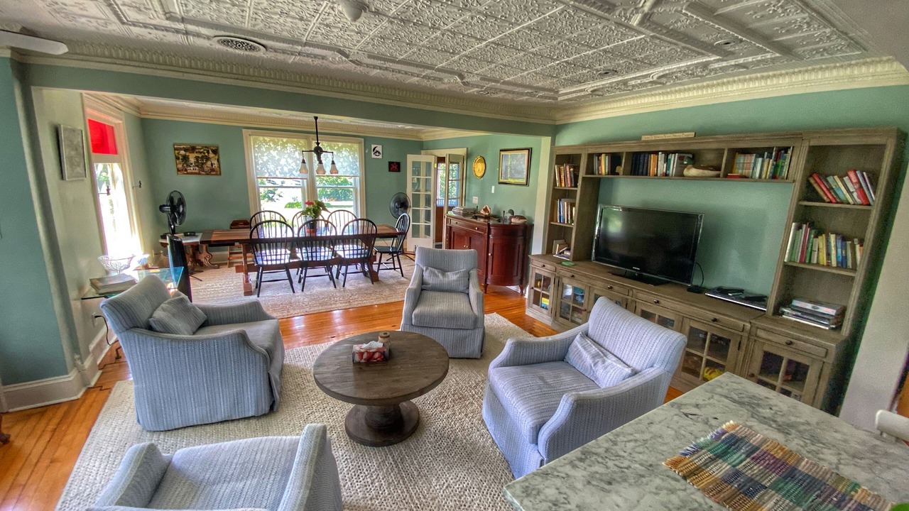 Photo of Livingroom in Cressy