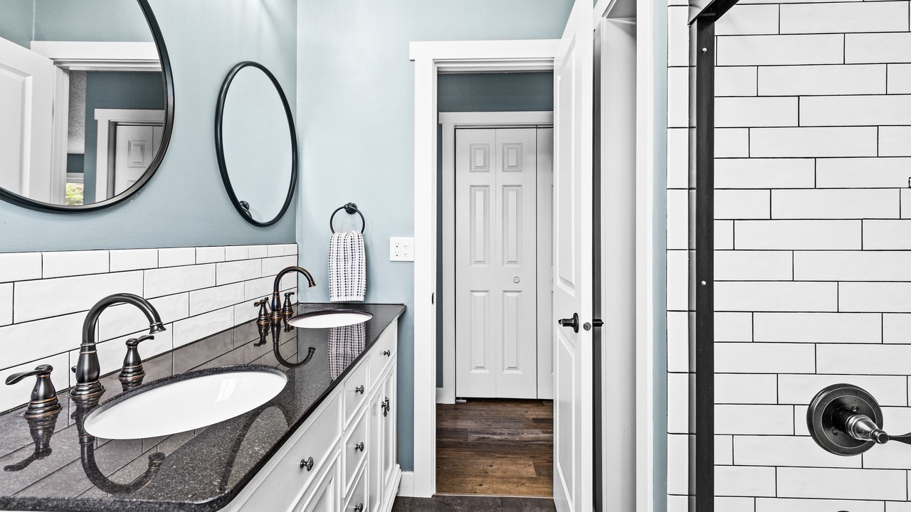 Photo of Bathroom in Barnum