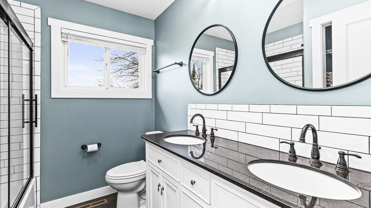Photo of Bathroom in Barnum