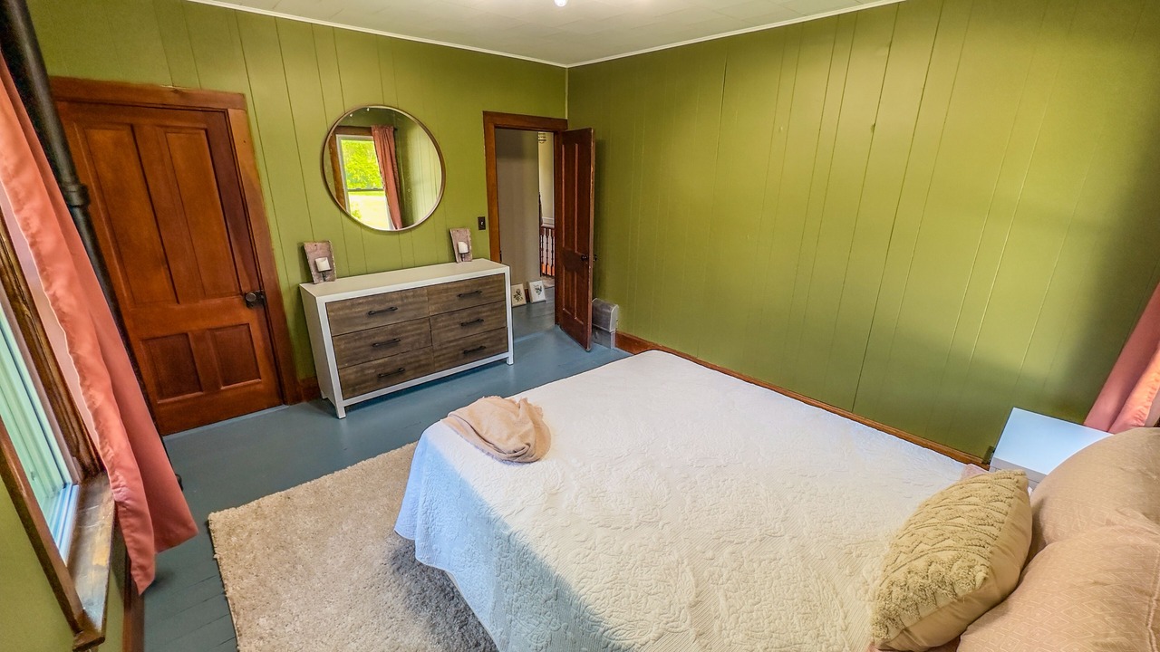 Photo of Bedroom in Houston County