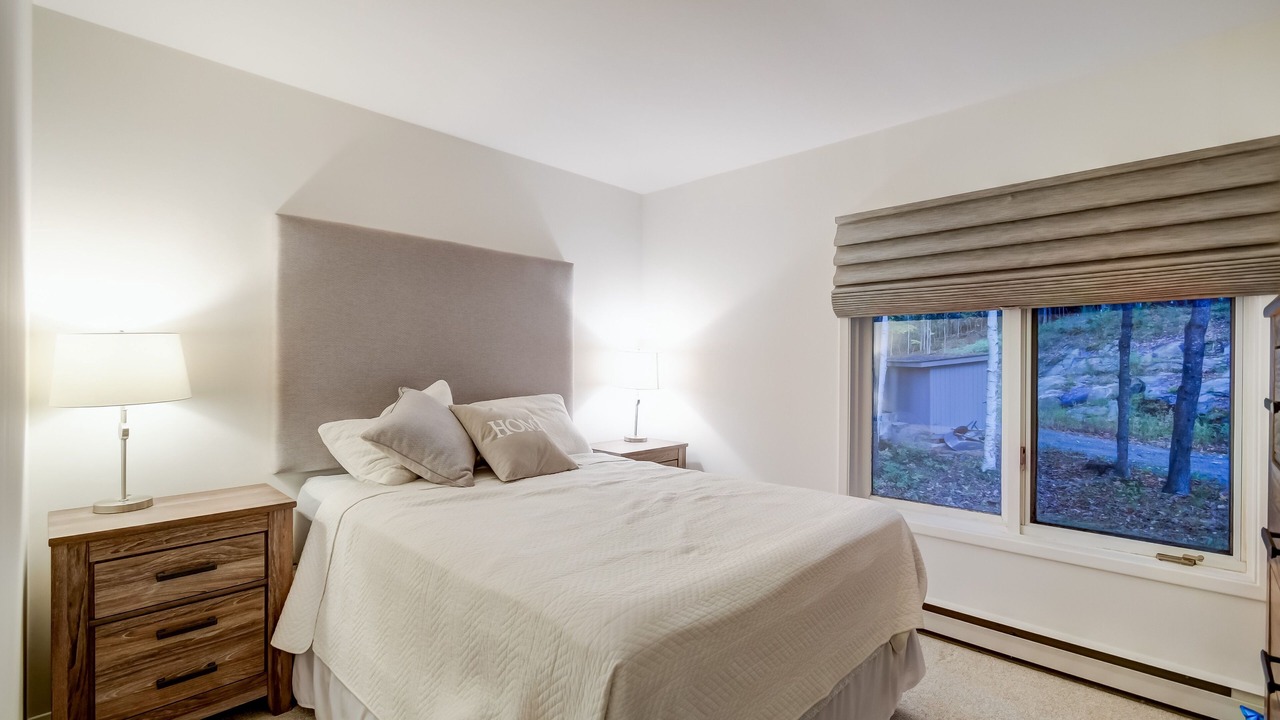Photo of Bedroom in Lake of Bays