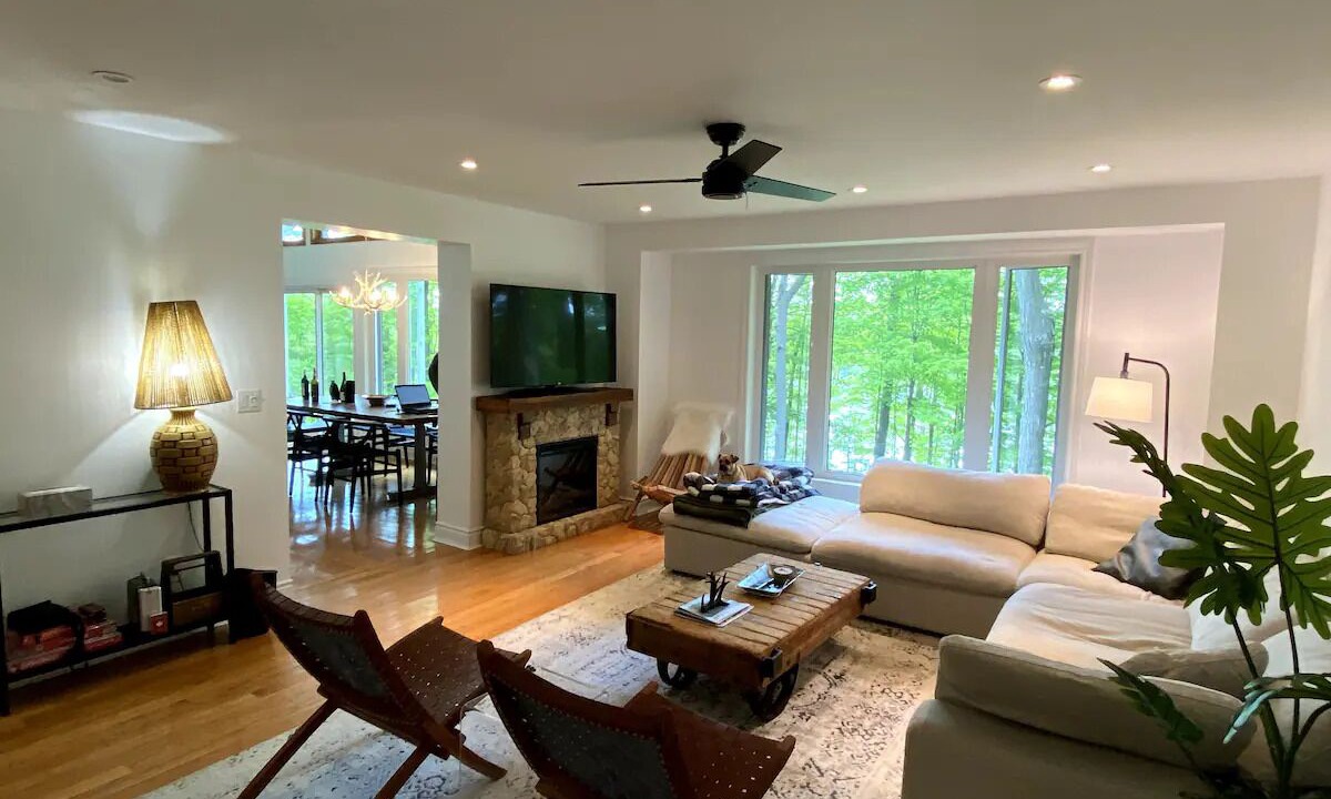 Photo of Livingroom in Frontenac