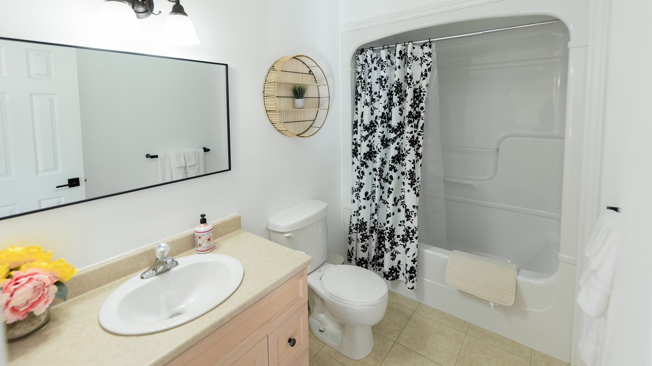 Photo of Bathroom in Bluewater Beach