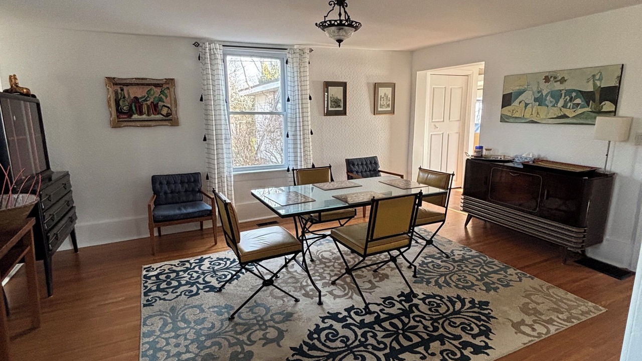 Photo of Livingroom in Port Rowan