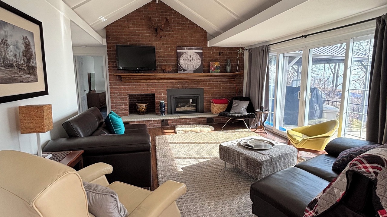 Photo of Livingroom in Port Rowan