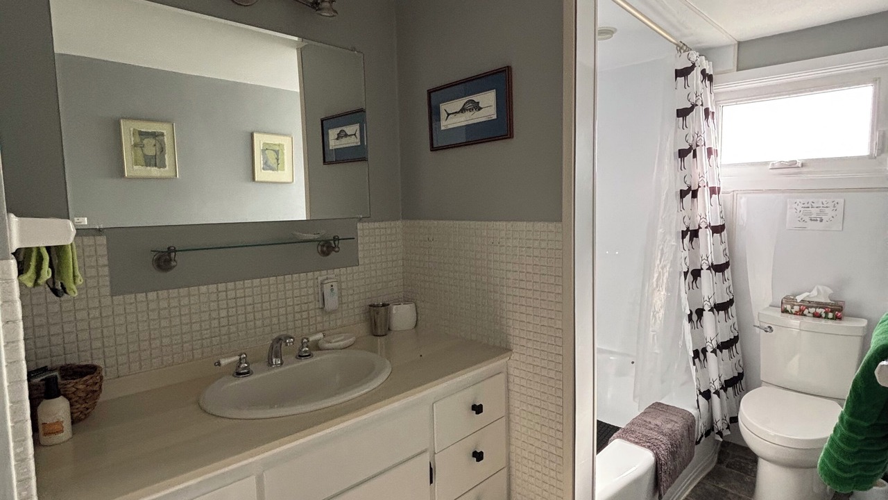 Photo of Bathroom in Port Rowan