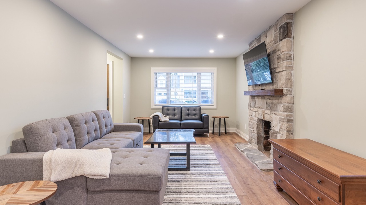 Photo of Livingroom in Port Dalhousie