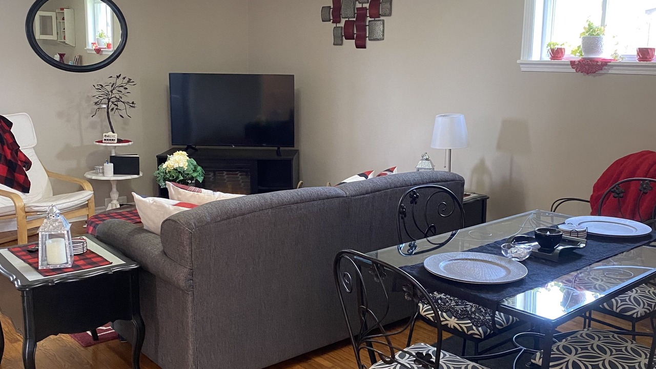 Photo of Livingroom in Napanee