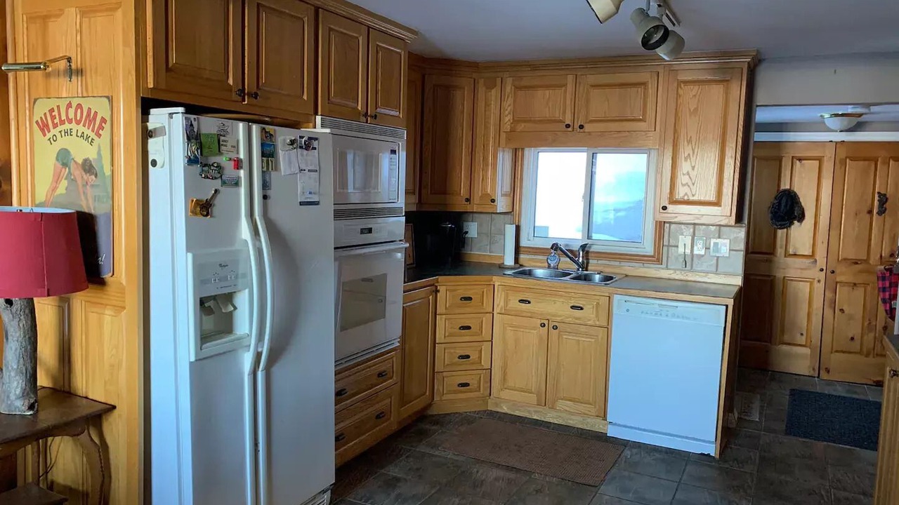 Photo of Kitchen in Muskoka Lakes