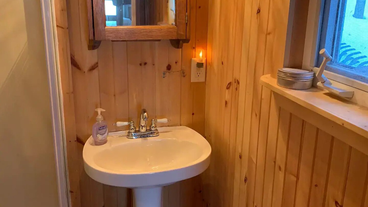Photo of Bathroom in Muskoka Lakes