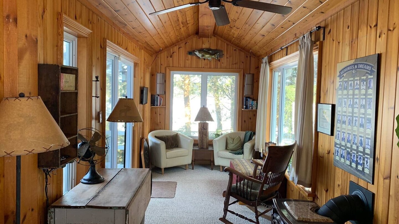 Photo of Livingroom in Muskoka Lakes