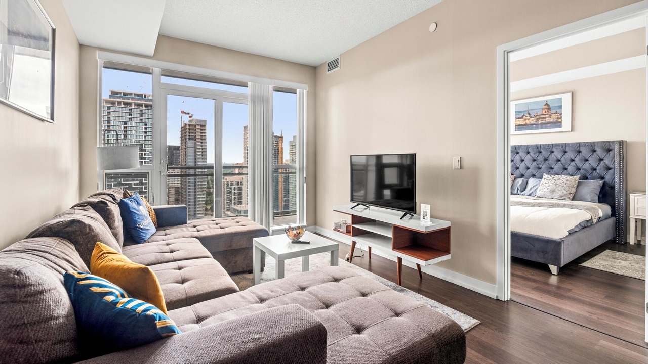 Photo of Livingroom in Yonge-Eglinton