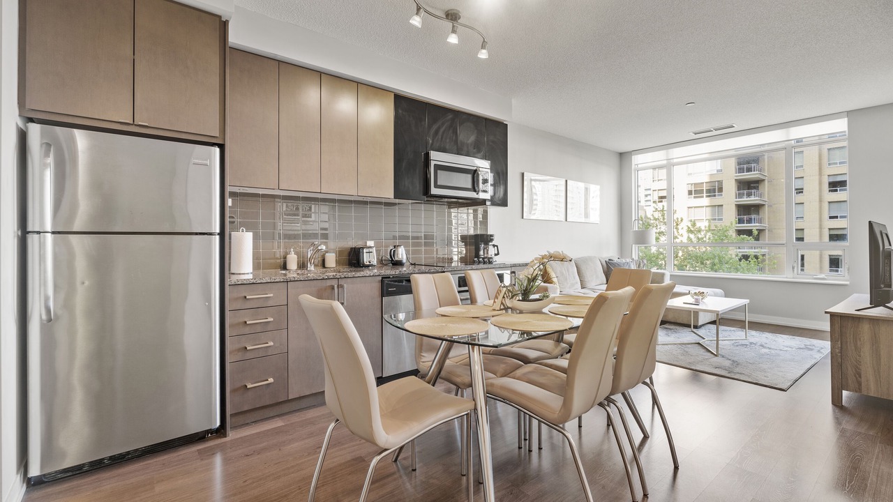 Photo of Livingroom in Yonge-Eglinton