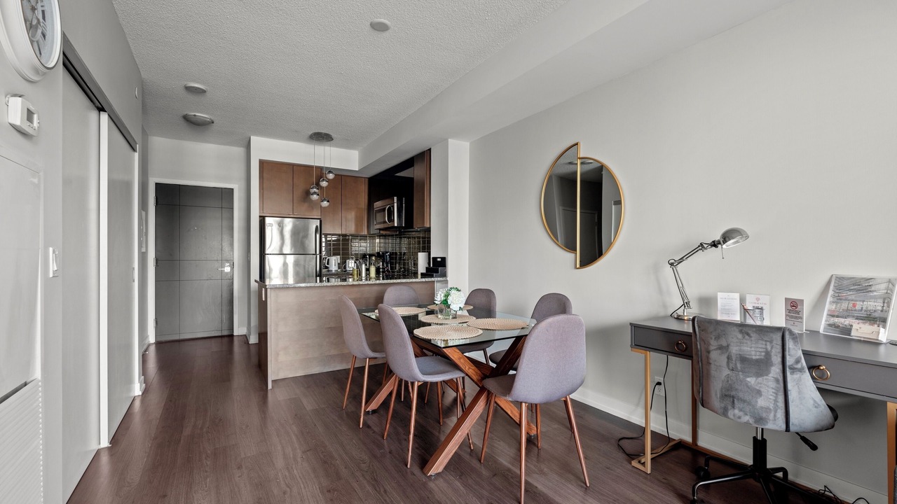 Photo of Livingroom in Yonge-Eglinton