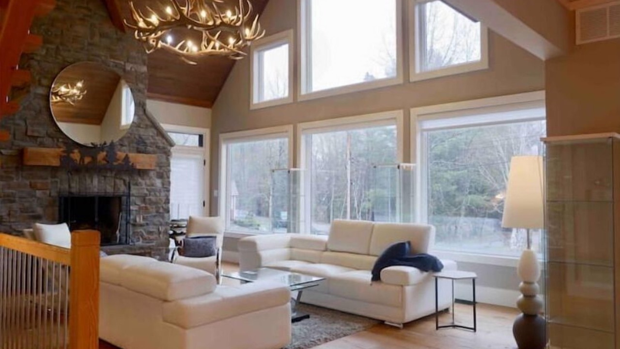 Photo of Livingroom in Utterson