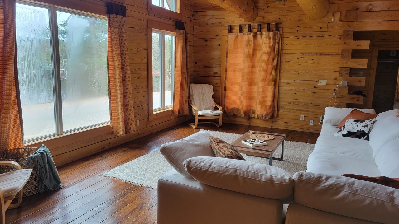 Photo of Livingroom in Mattawa