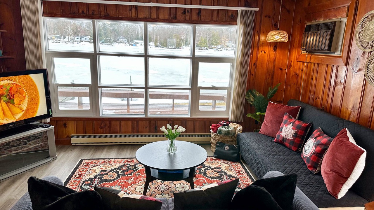 Photo of Livingroom in Havelock-Belmont-Methuen
