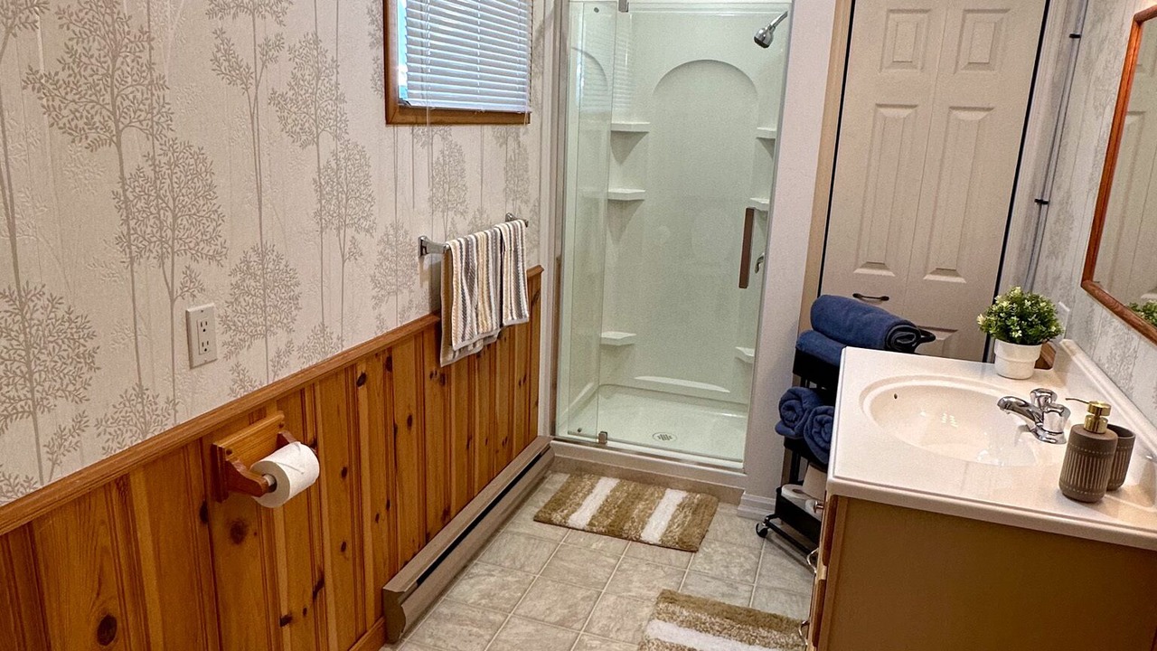 Photo of Bathroom in Havelock-Belmont-Methuen