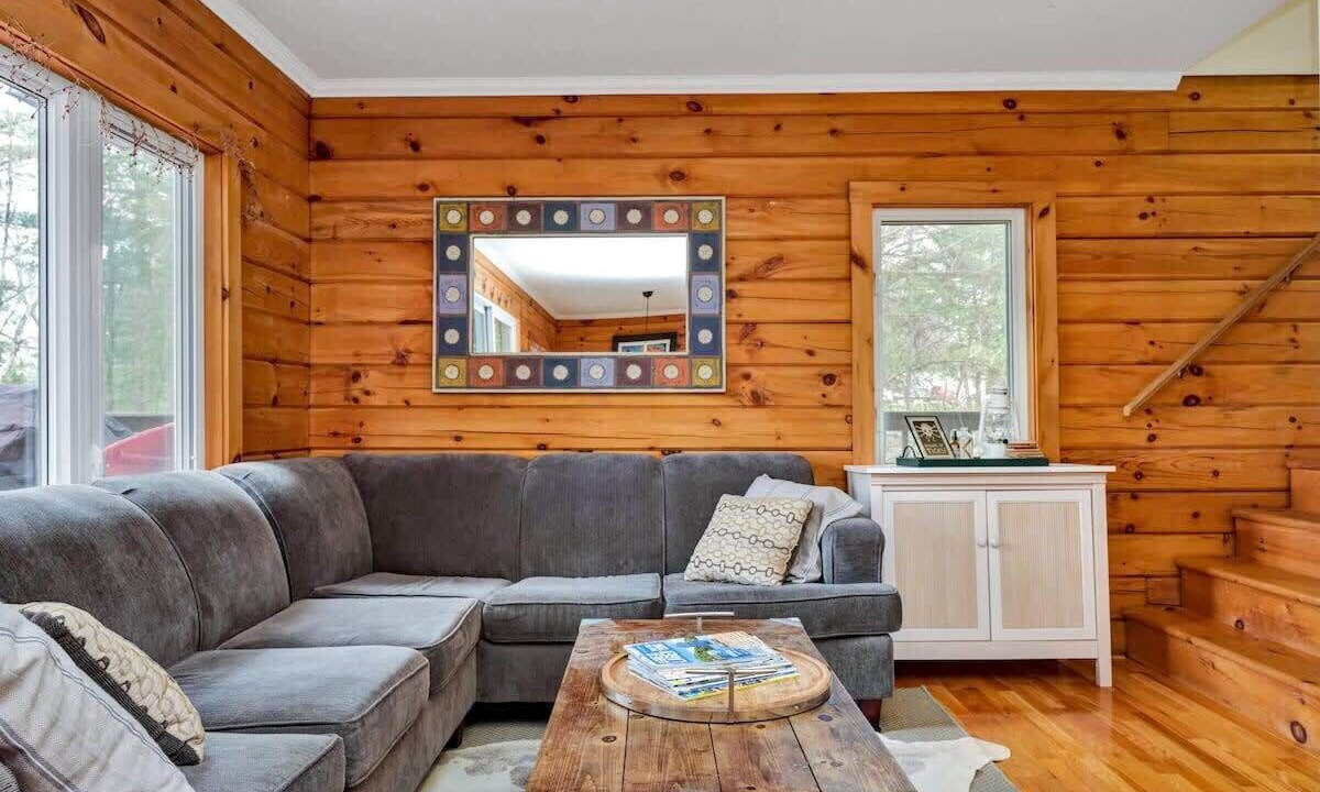 Photo of Livingroom in Frontenac