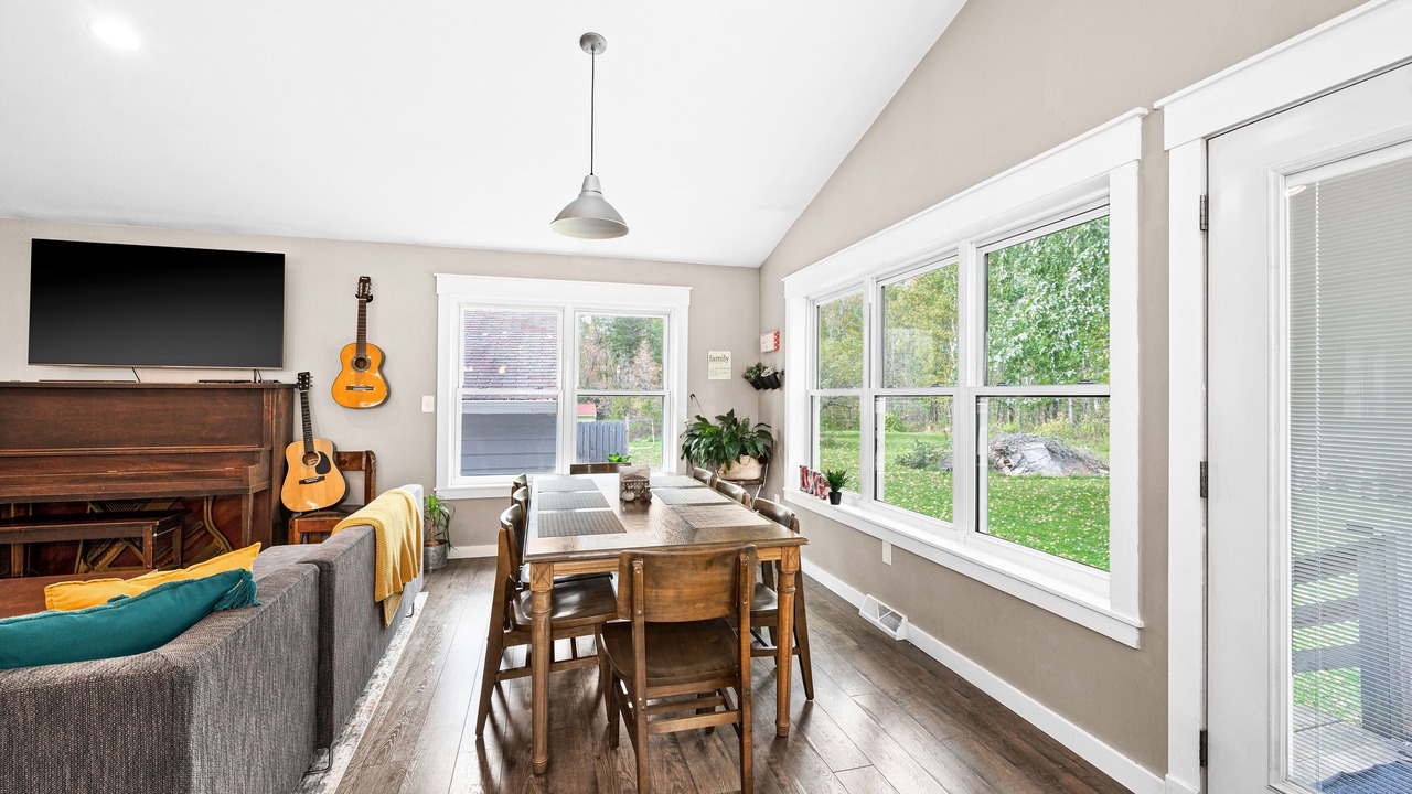 Photo of Livingroom in Hermantown