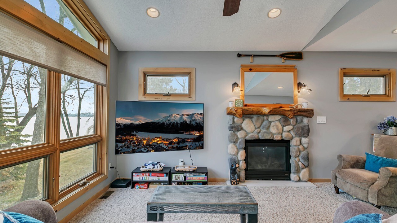 Photo of Livingroom in Maple Lake