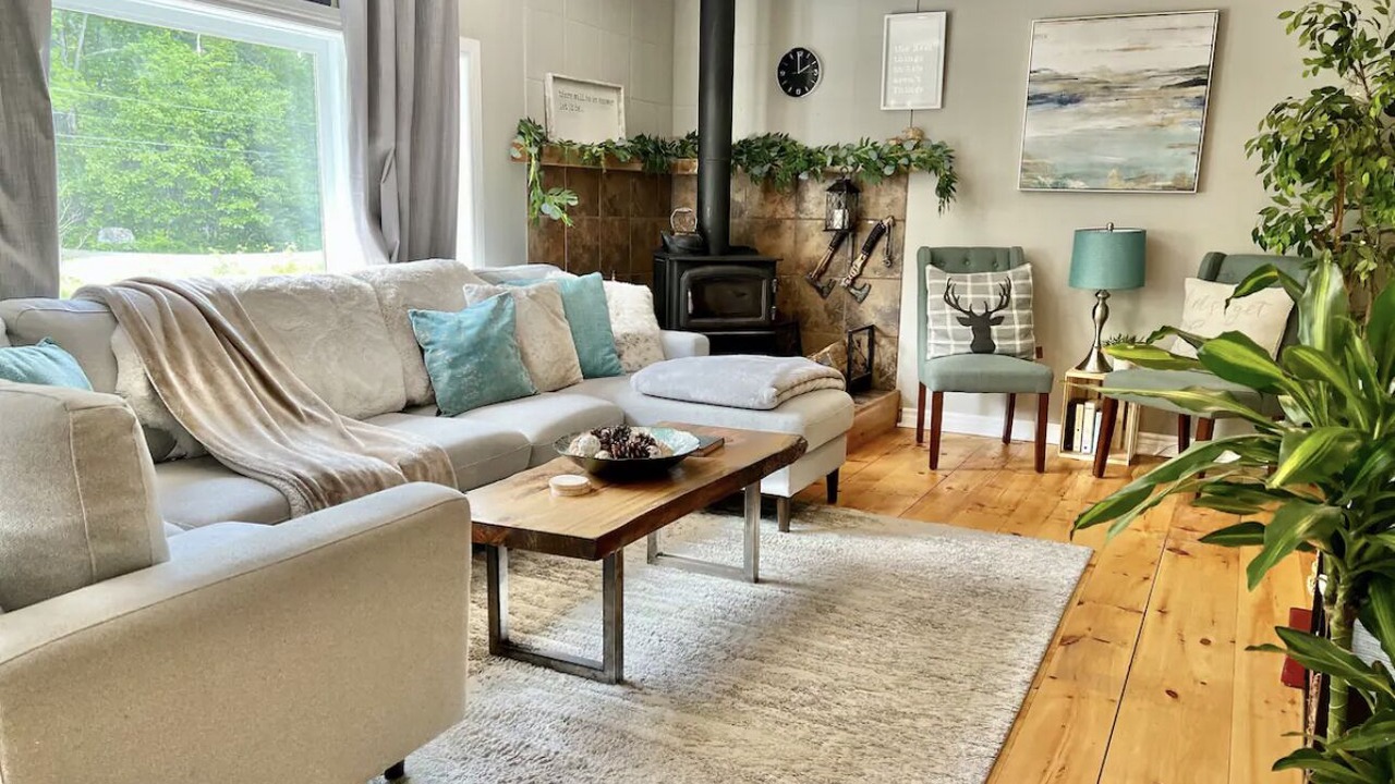 Photo of Livingroom in Bracebridge