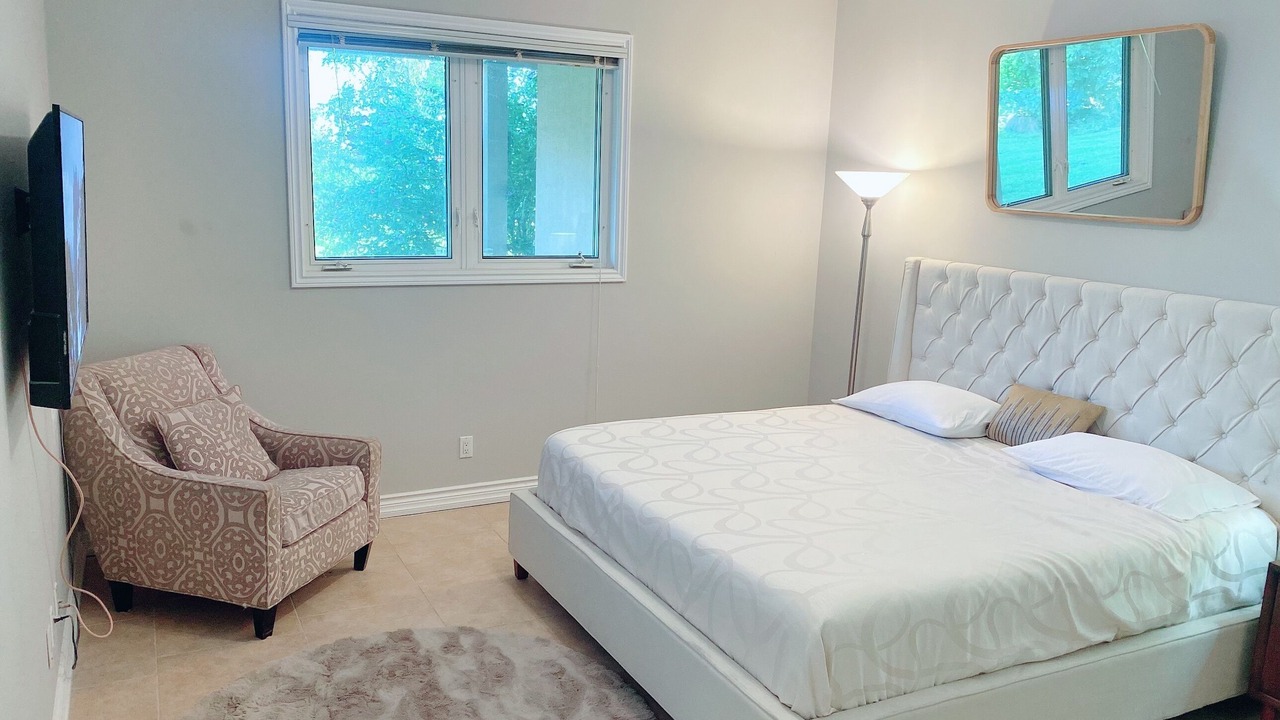 Photo of Bedroom in King
