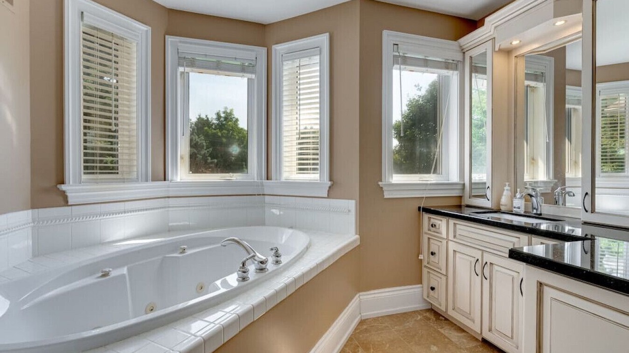 Photo of Bathroom in Brock