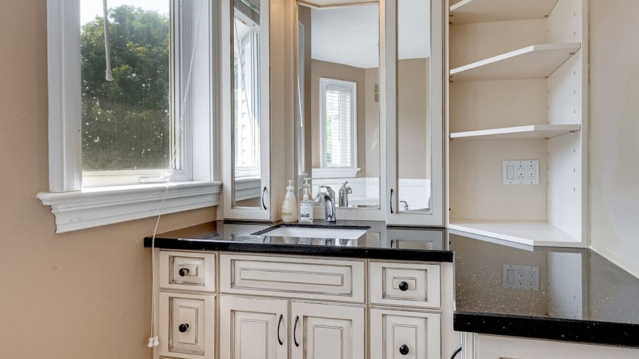 Photo of Bathroom in Brock