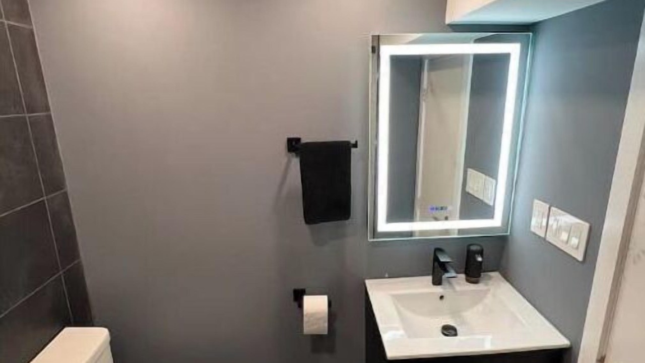 Photo of Bathroom in Eringate