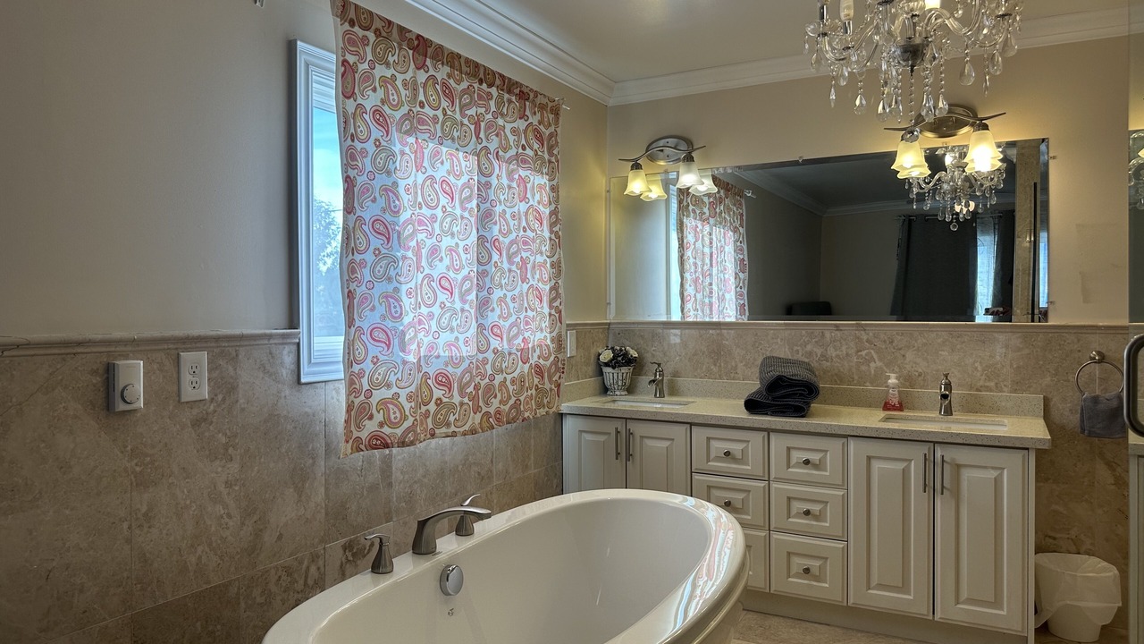 Photo of Bathroom in Bradford West Gwillimbury
