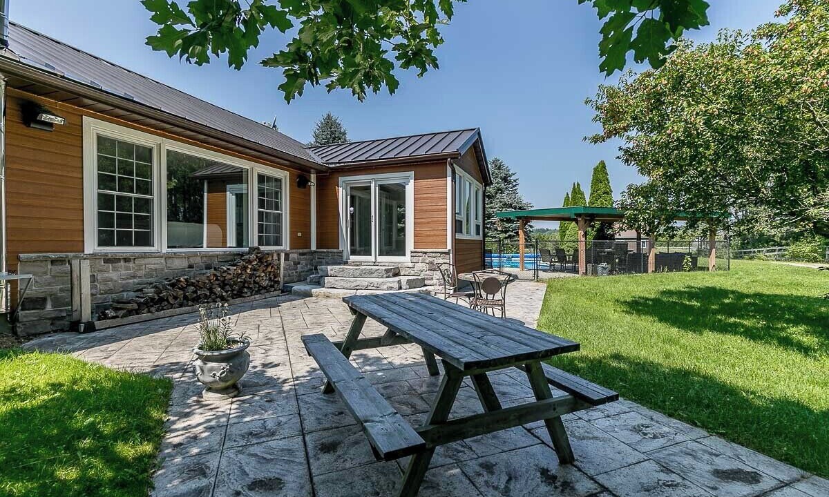 Photo of Outdoor in Springwater